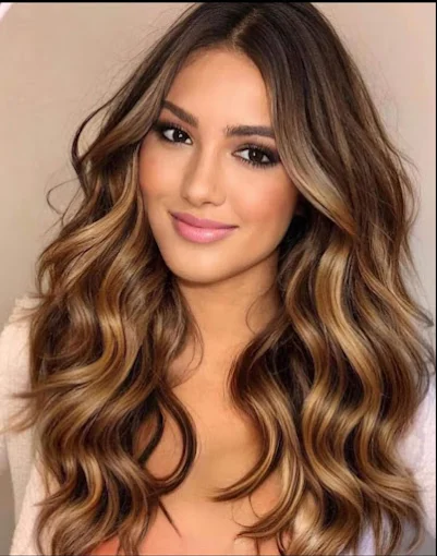 Braune Balayage mit langen Wellen