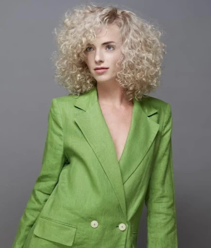 Blonde Locken, Styling