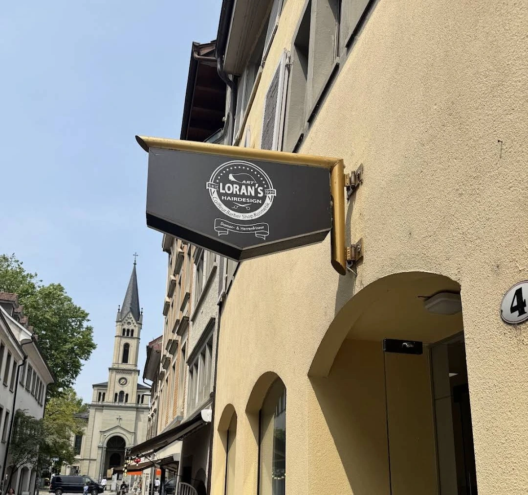 Loran's Hairdesign – Aussenansicht mit Schild, Paradiesstraße 4, Konstanz